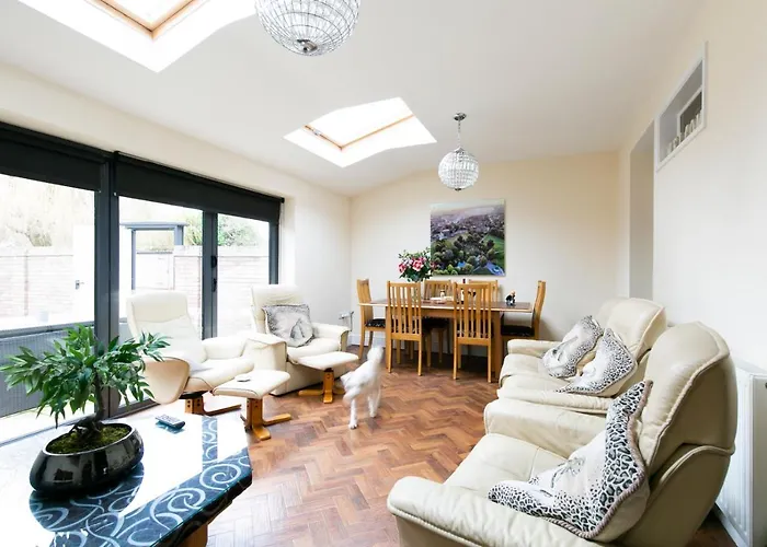 Pet Friendly hotel: Shrewsbury Cottage